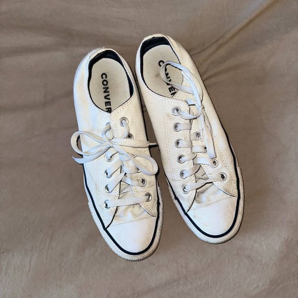 White Converse Size 8.5 Double Tongue Low - Picture 4 of 9